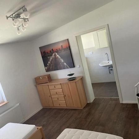 Ferienzimmer Mit Zwei Einzelbetten Und Gemeinschaftkueche Warnow  Buitenkant foto