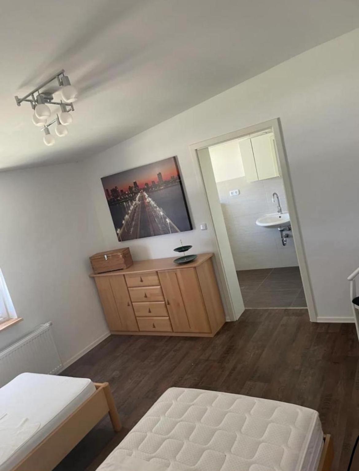 Ferienzimmer Mit Zwei Einzelbetten Und Gemeinschaftkueche Warnow  Buitenkant foto