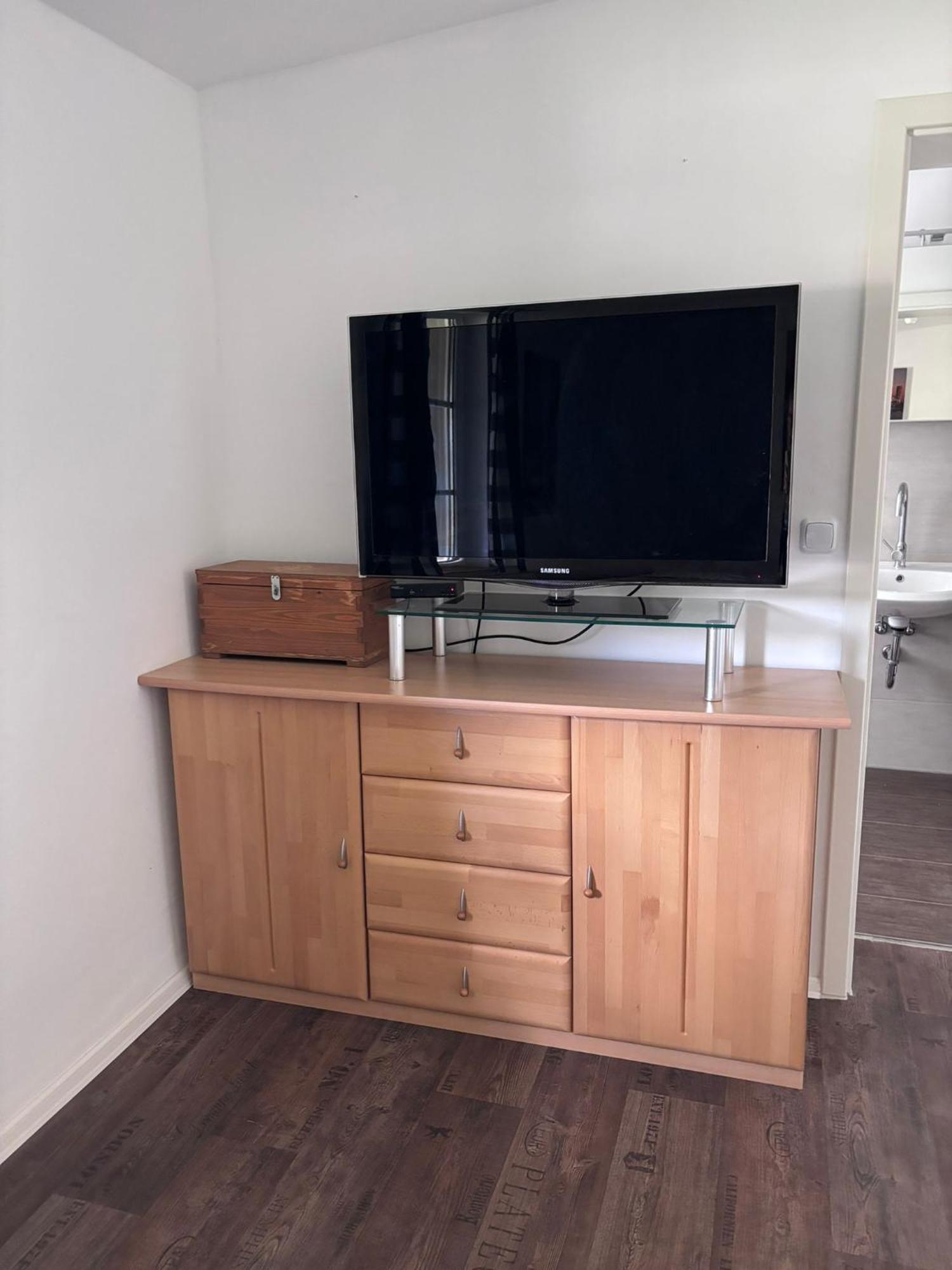 Ferienzimmer Mit Zwei Einzelbetten Und Gemeinschaftkueche Warnow  Buitenkant foto